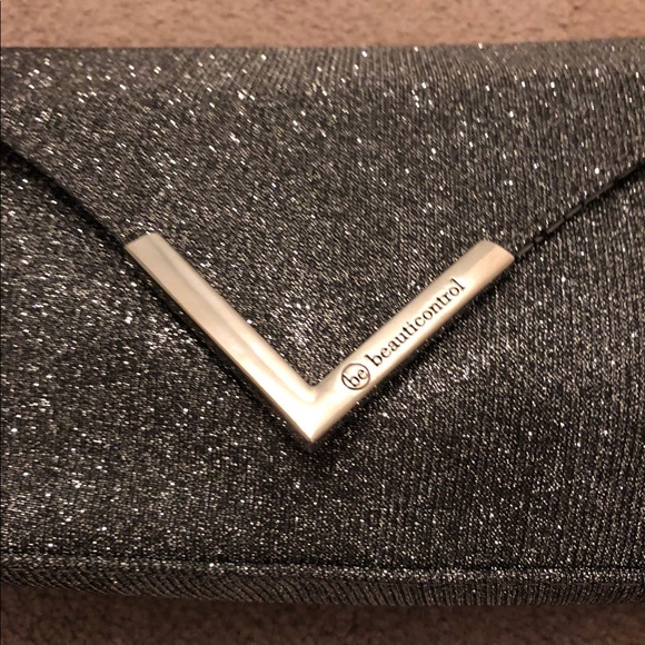 Sparkly clutch - Picture 3 of 4